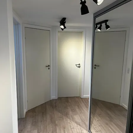 I Apartment *